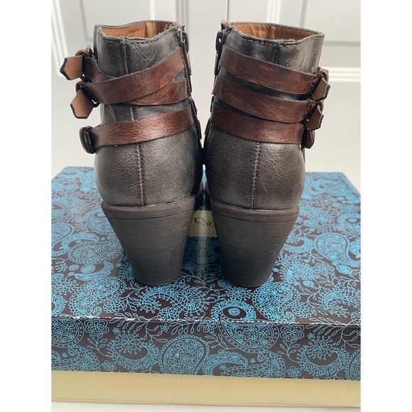 Cute Western Style Ankle Booties - Picture 3 of 4